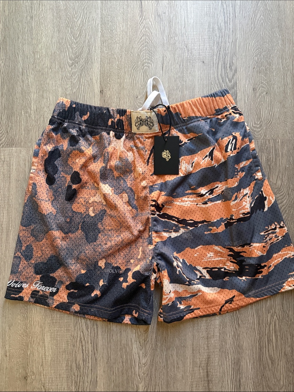 DARC SPORT wolves forever shorts